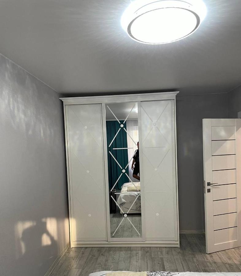 Стильная Квартира На Позняках Газ И Низкий Этаж Kiew Exterior foto